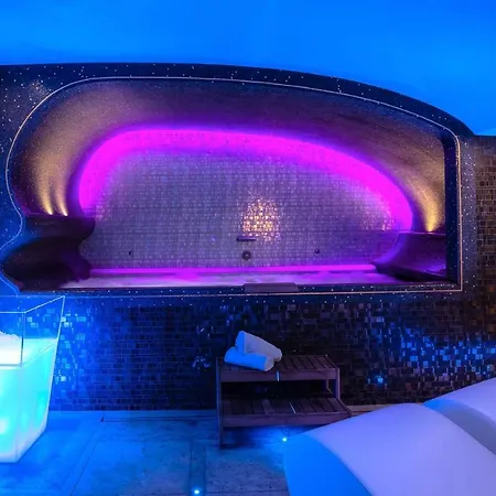 Accademia Club &